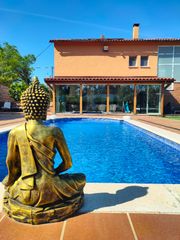 Chalet  Carrer can parellada. Chalet a 4 vientos totalmente reformado en l'ametlla del vall�s