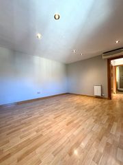Pis  Carrer del cam� de la font de les canyes. San lorenzo. luminoso y reformado piso de 2habs. + 1 ba�o + lava