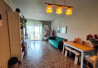 Pis  Carrer d'abla. Can boada. excelente piso de 3 habit. + 2 ba�os + balc�n + ascen