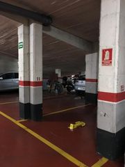 Aparcament cotxe a Carrer de la Hispanitat 5