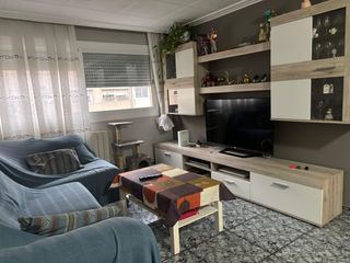 Pis  Carrer del guadiana. Can palet. piso de 3habs. + 1ba�o + galer�a