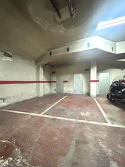 Aparcament cotxe a Carrer del marquès de comillas 122. 2 plazas de parking + 2 trasteros en marques de comillas. para c