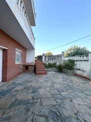 Xalet  Carrer de les agudes. Chalet en castellnou rubi: 4 habs. + 2 ba�os + jard�n + amplio g