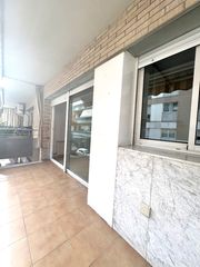 Flat  Carrer d'amadeu de savoia. Zona can boada: amplio piso 3 habs. + 2 baños + parking + balcón
