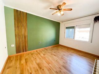 Flat  Carrer de mossèn àngel rodamilans. Ca n'anglada. piso de 4habs. + 1 baño + balcón + galería