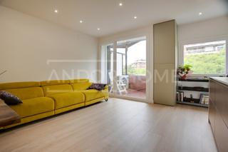 Appartement  Avinguda de josep tarradellas. Piso reformado, totalmente exterior en av. josep tarradellas
