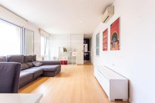 Appartement  Passatge de serra i arola. Piso reformado en sants -