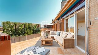 Attique à Avinguda del paral·lel 139. Exclusivo ático reformado con terraza privada de 63 m² en sant a