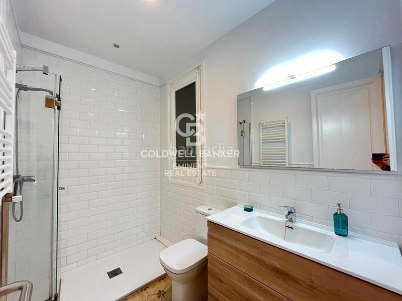 Foto bd33e835-a153-44ac-b479-1a2f8ea9214a. Alquiler piso alquiler temporal - vivienda de 3 habitaciones en el corazón – calle marina en Barcelona