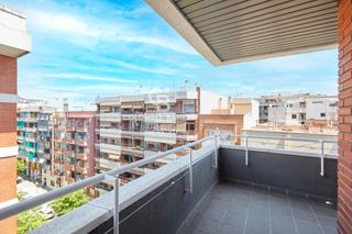 Appartamento  Avinguda de madrid. Uminoso piso a reformar en planta alta en av. madrid junto a car