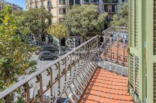 Pis  Carrer d'aribau. Piso  luminoso en calle aribau