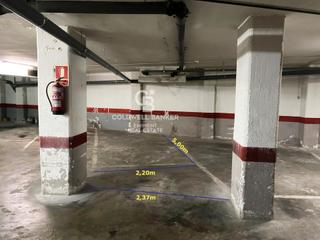 Aparcament cotxe  Carrer del marquès de sentmenat. Plaza de coche en venta para coche mediano-grande en les corts