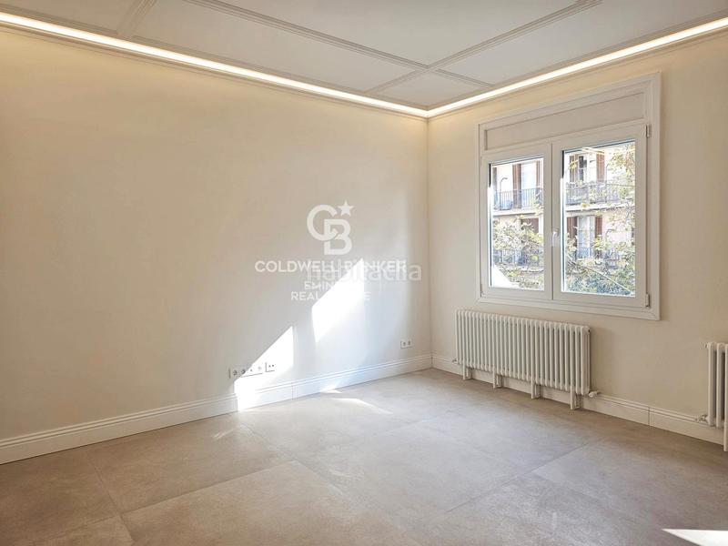 Foto dfac609c-0818-4d9e-b37b-f7a720d6e751. Piso  totalmente reformado en calle parís en L´Antiga Esquerra de l´Eixample Barcelona