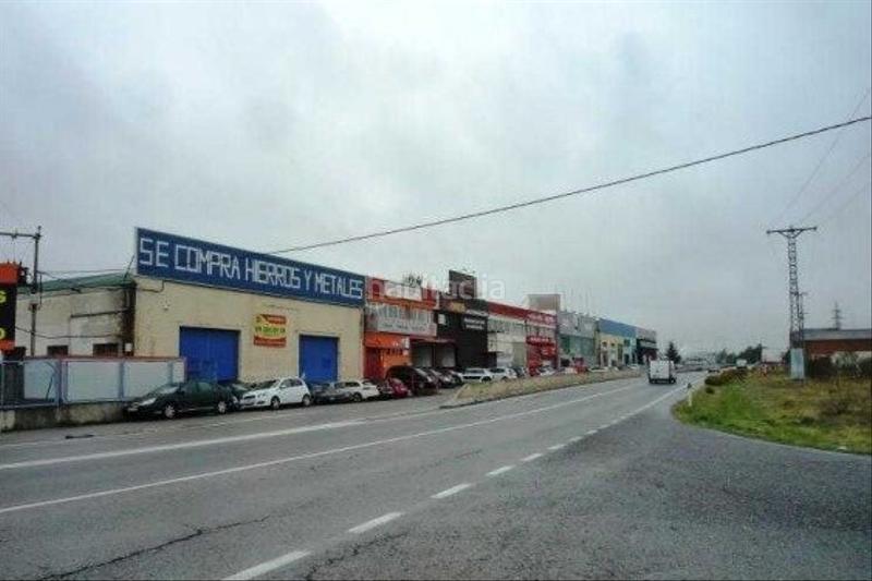 Foto db4fb9f7-c99c-4da0-b2c9-4f80cc014a6d. Locale commerciale in Pintores-Ferial Parla