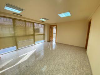 Rent Office space in Pont Nou - Corazón de Jesús. Entresuelo comercial con ascensor en la mejor zona comercial de