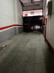 Car parking in Reina Victoria - Miguel Hernández. Cansado de dar vueltas y no poder aparcar??
