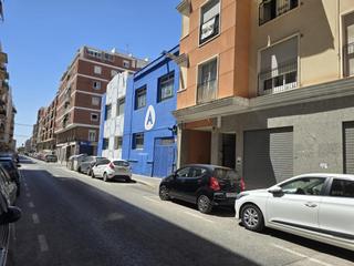 Aparcament cotxe a . Necesitas plazas de garaje en el sector v?