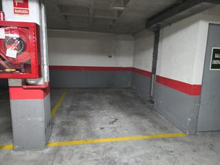 Aparcament cotxe a . Necesitas plazas de garaje en el sector v?