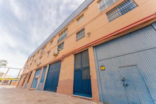 Nau industrial a . Buscas una nave para tu próximo negocio?