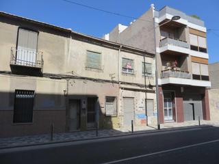 Edifici a Albatera. Edificio en venta para inversores en pleno centro de albatera