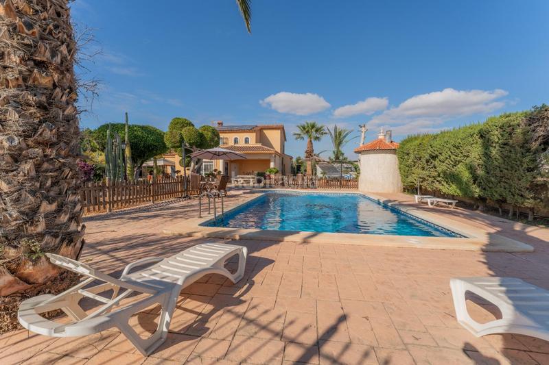 Foto 9dedfbcf-92b0-459a-a987-c4e5178b286a. Chalet mit pool in Nou Altabix Elche / Elx