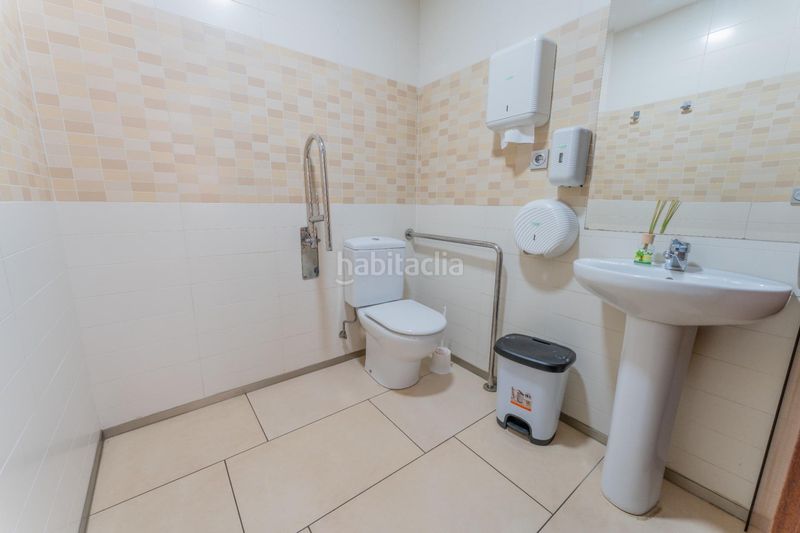 Foto f445e96e-9dc2-4458-b3b6-fa598ddd240c. Local comercial a Las Bayas Elche / Elx