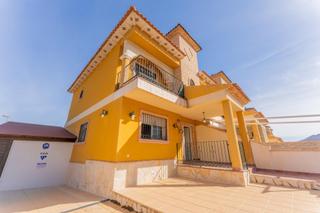 Casa adossada a Cox. Asombroso dúplex en exclusiva zona residencial de cox!