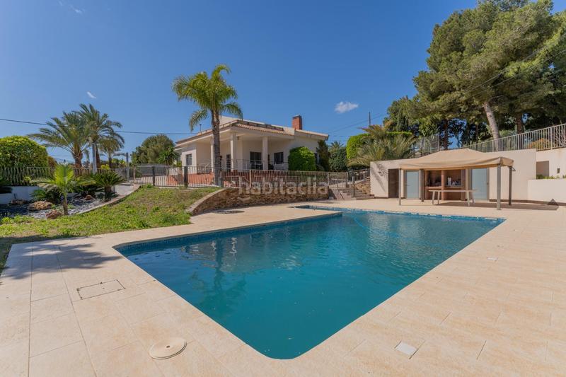 Foto 2083d6a0-a7b4-4460-a1dc-b3ac4823cfd9. Chalet avec chauffage parking piscine dans Peña de las Águilas Elche / Elx