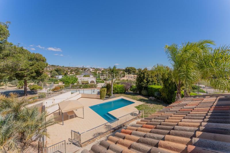Foto 33b90d94-21b8-4c5f-a296-b704eed305fe. Chalet avec chauffage parking piscine dans Peña de las Águilas Elche / Elx