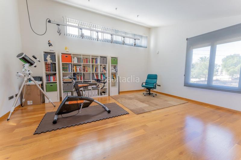 Foto c479bba4-65f8-4642-959d-040a04d898f3. Chalet avec chauffage parking piscine dans Peña de las Águilas Elche / Elx