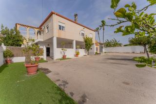 Xalet a San Fulgencio. Magnifico chalet en la urbanizacion la marina san fulgencio