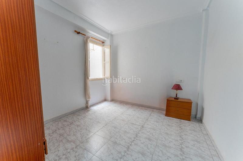Foto 40550b94-924c-4f6a-93fa-d0e300d25a52. Planta baja entresuelo luminoso, calle pedro juan perpiñan en Elche / Elx