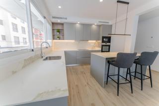 Appartement à Reina Victoria - Miguel Hernández. Oportunidad de compra en zona centro