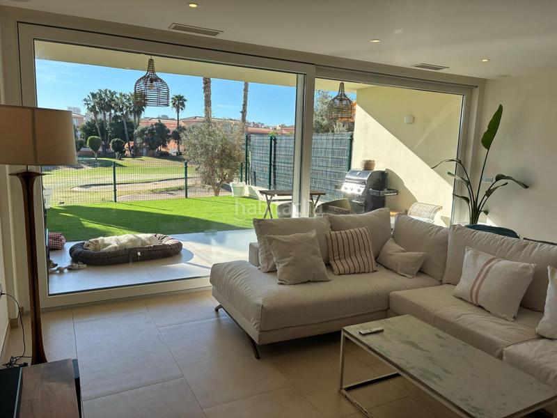 Foto b8be21d1-ec1b-4a4c-a234-3ec3eaafd98f. Casa adosada impresionante casa adosada reformada en miriam blasco, golf playa de san juan en Alicante