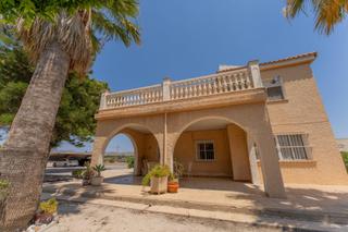 Chalet in La Algoda - Matola - Llano de San José. Magnifico chalet en partida de algoda a 5 minutos de elche