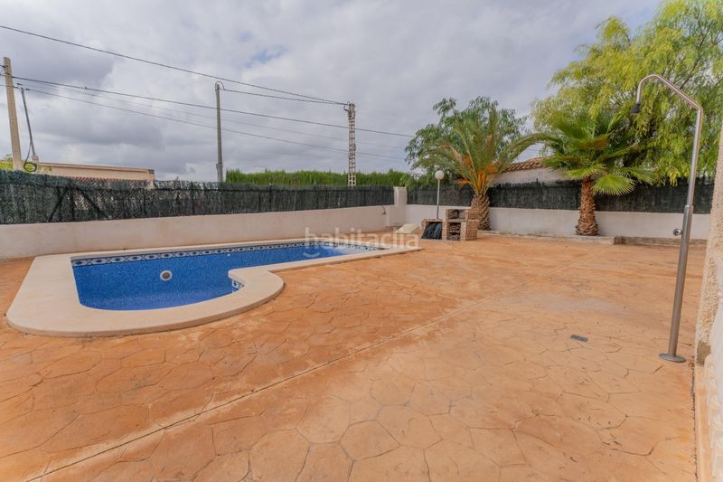 Foto 0bd7e53e-3f78-4350-931b-2eda29513b18. Xalet amb aparcament piscina a Albatera