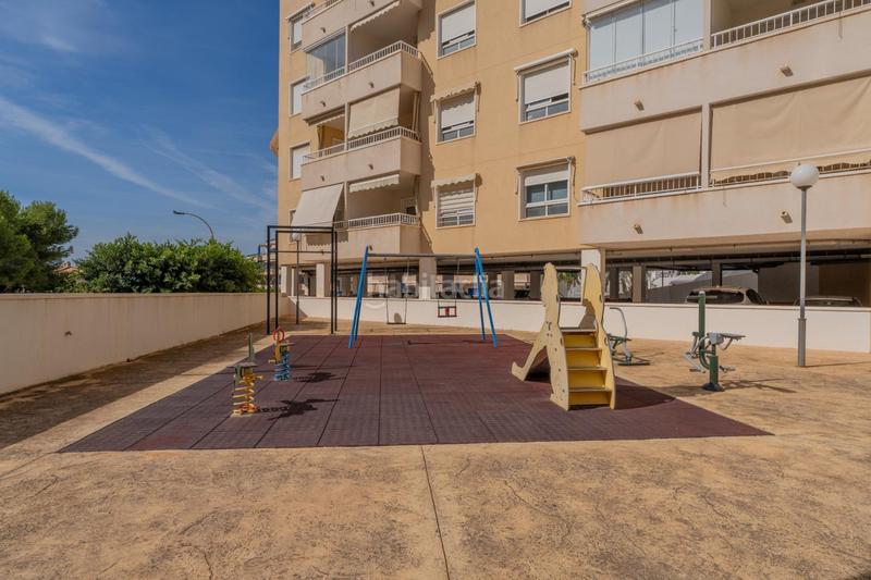 Foto 15b881c1-4e8b-4fc1-bb7c-6d46eb26c815. Appartement avec parking piscine dans Calas Santiago Bernabeu Santa Pola