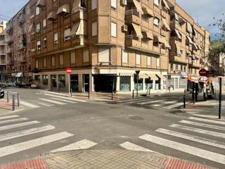 Planta baja en Carrús Este. Altillo comercial entrada independiente oportunidad de compra