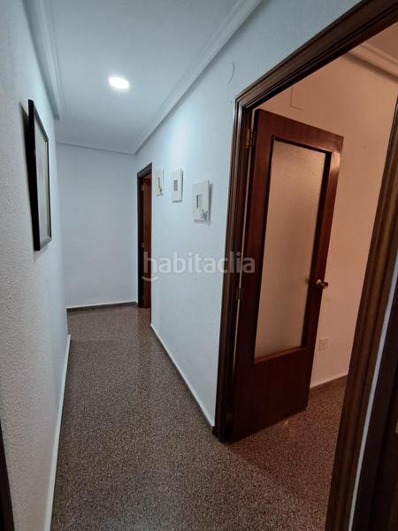 Foto 150fdeed-e4b9-4daa-a0b0-1a78eee7af20. Rent flat with parking in Plaza Crevillente - Antiguos Juzgados - El Asilo Elche / Elx