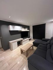 Miete Etagenwohnung in Plaza Crevillente - Antiguos Juzgados - El Asilo. Alquiler piso con ascensor tres dormitorios para entra a vivir