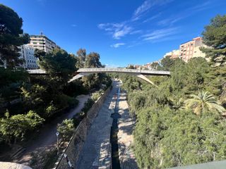 Lloguer Pis a Centro. Amplia vivienda con ascensor y plaza de parking