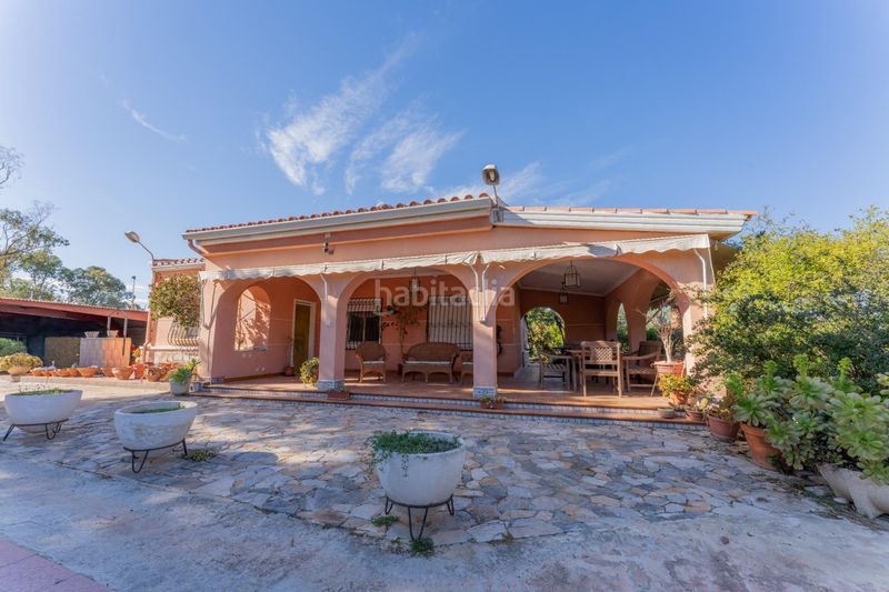 Foto a88df2fa-a5e2-4f3b-9f6b-754058b75b71. Xalet amb aparcament piscina a El Altet Elche / Elx