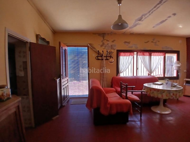 Foto 591c2dcc-17f6-4031-9c92-8cd76c18cd47. Chalet gran casa con 6 dormitorios en Algueña