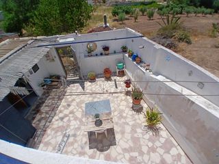 Chalet in Algueña. Gran casa con 6 dormitorios en algueña