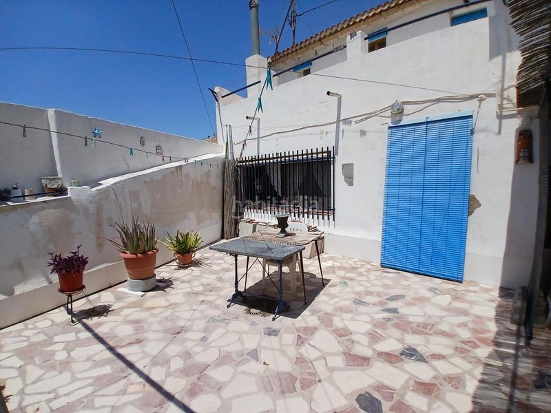 Foto 9c30d510-3ce1-4697-88a3-b4f7fc256a41. Chalet gran casa con 6 dormitorios en Algueña
