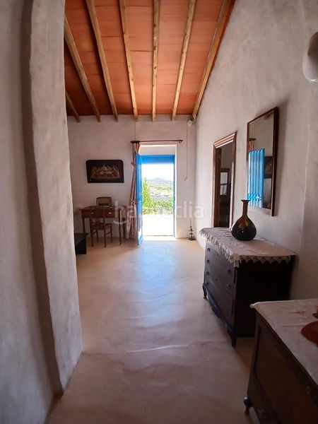 Foto bd654a27-273f-4952-bd85-2fc080c7a79a. Chalet gran casa con 6 dormitorios en Algueña