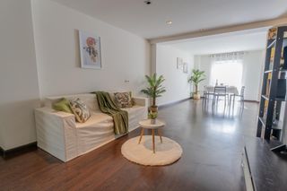 Piso en El Raval - Portes Encarnades. Tu búsqueda de la casa perfecta termina aquí!