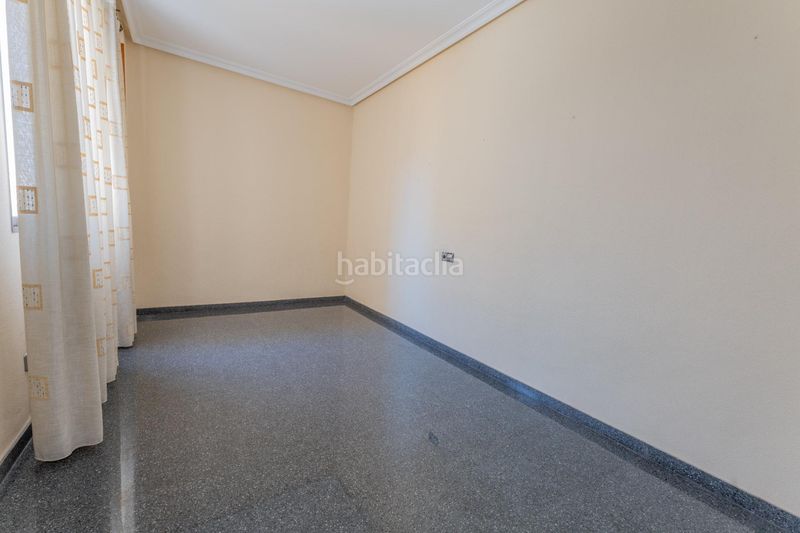 Foto f9bc9910-3464-4988-8dc8-4ef60404ff79. Pis a Albatera