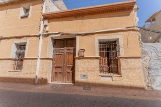 Casa in Albatera. Gran oportunidad de inversión! dos viviendas con infinitas posib