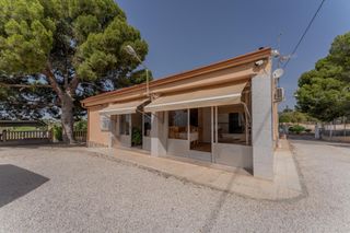 Chalet in Peña de las Águilas. Naturaleza, vistas y comodidad a un paso de la ciudad descubre e